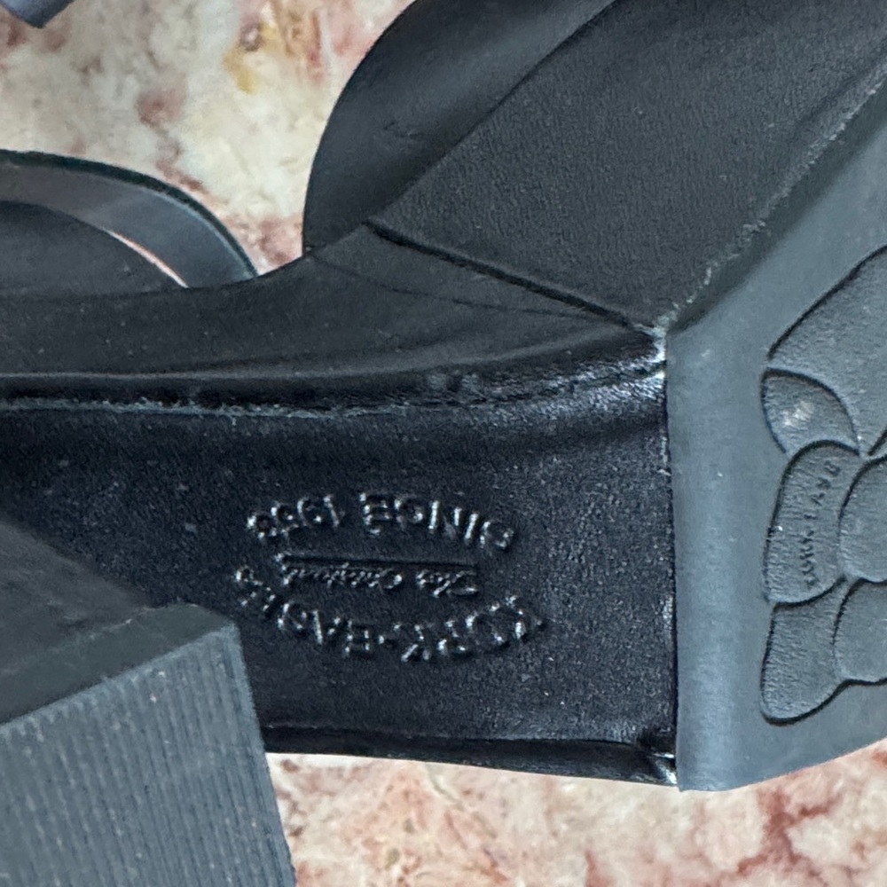 Kork-Ease Black Leather Platform Mary Jane Heels - Picture 8 of 9